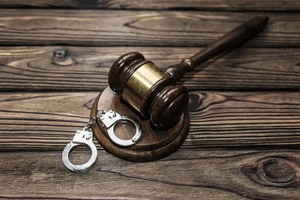 Criminal-lawyer-1024x683